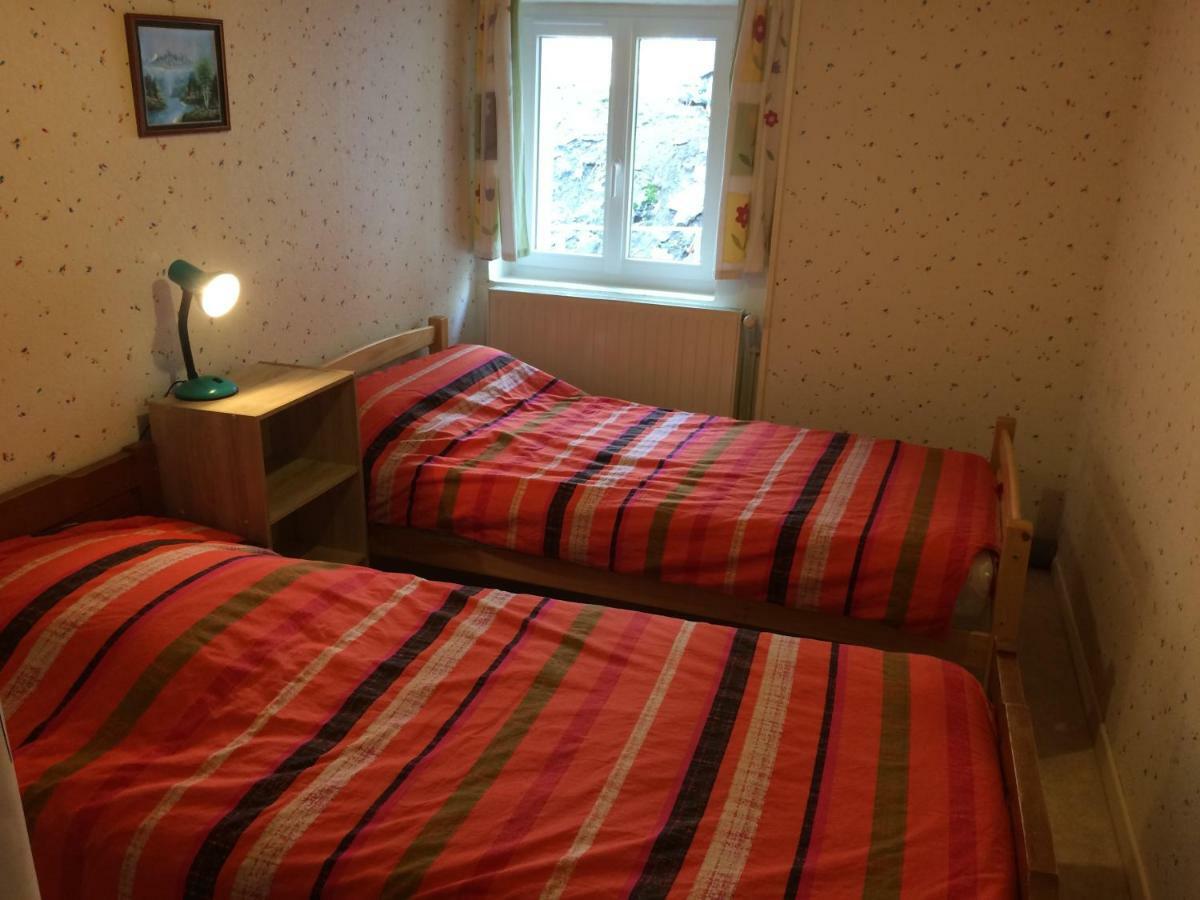 Vacances Au Pied Des Monts Du Cantal Laveissiere Экстерьер фото
